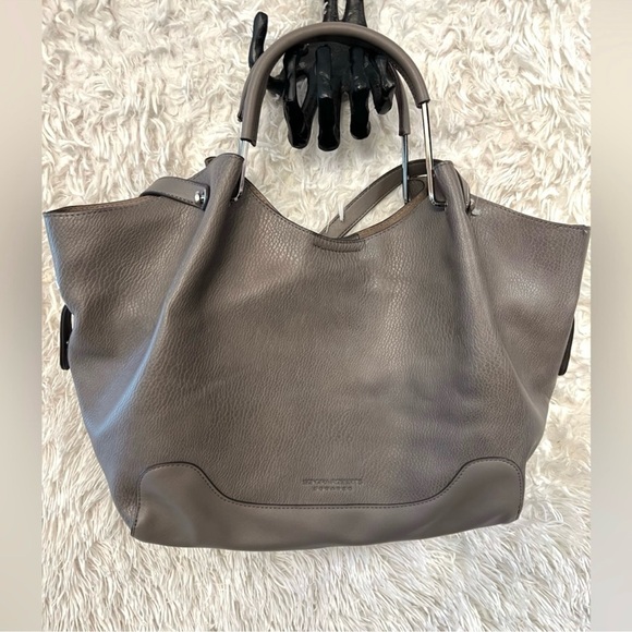 ❤️❤️BNWOT- Sondra Robert's Squared Vegan Leather Tote Satchel Shoulder Bag❤️❤️ - Picture 3 of 14